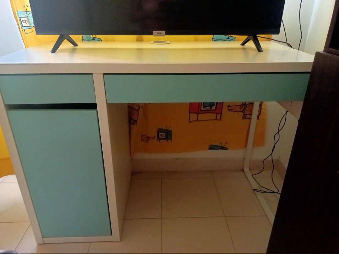 computer & Study Table (Ikea) (Category: Tables & Sets) located in Singapore. Submitted by jojojo71 (Listing ID 1360393066, Image 1). Description: Ikea study computer table (self collect at tampines).