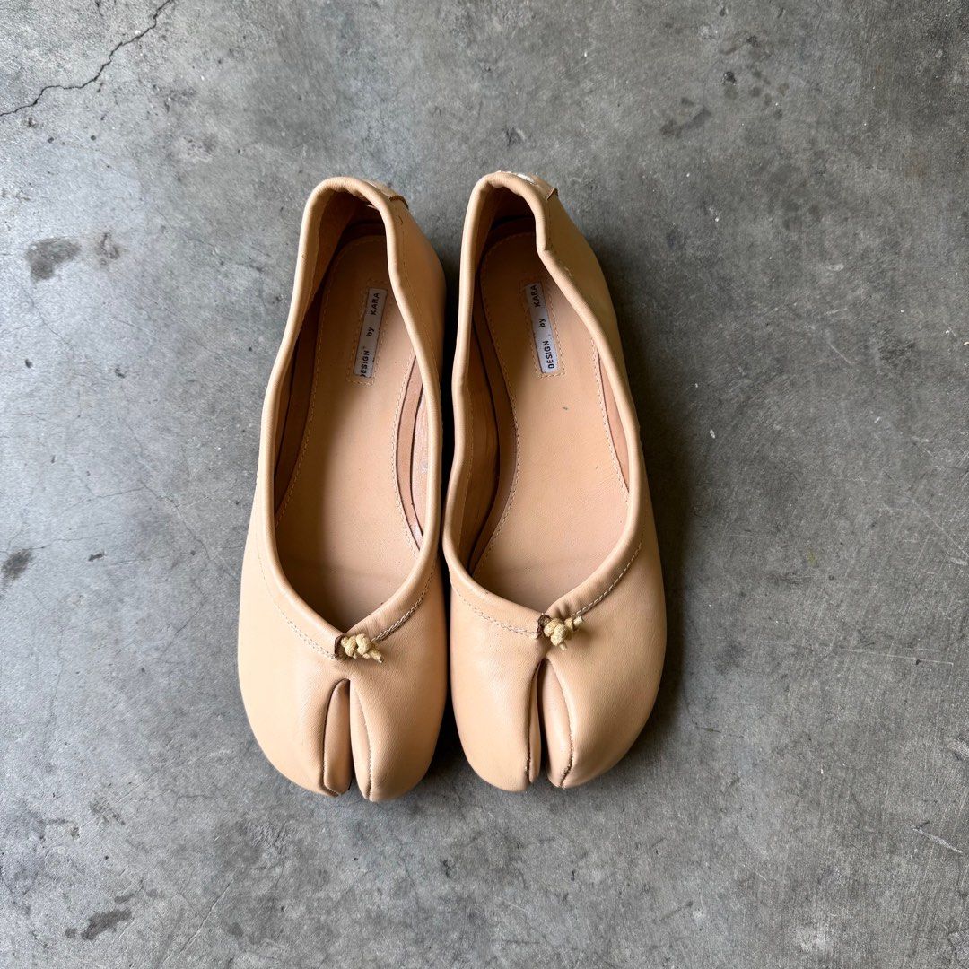 Tabi sandals (Category: Flats & Sandals) located in Manila. Submitted by wockesha (Listing ID 1360512354, Image 1). Description: Tabi Sandals 6wmns/23cm Excellent Condition 1700.
