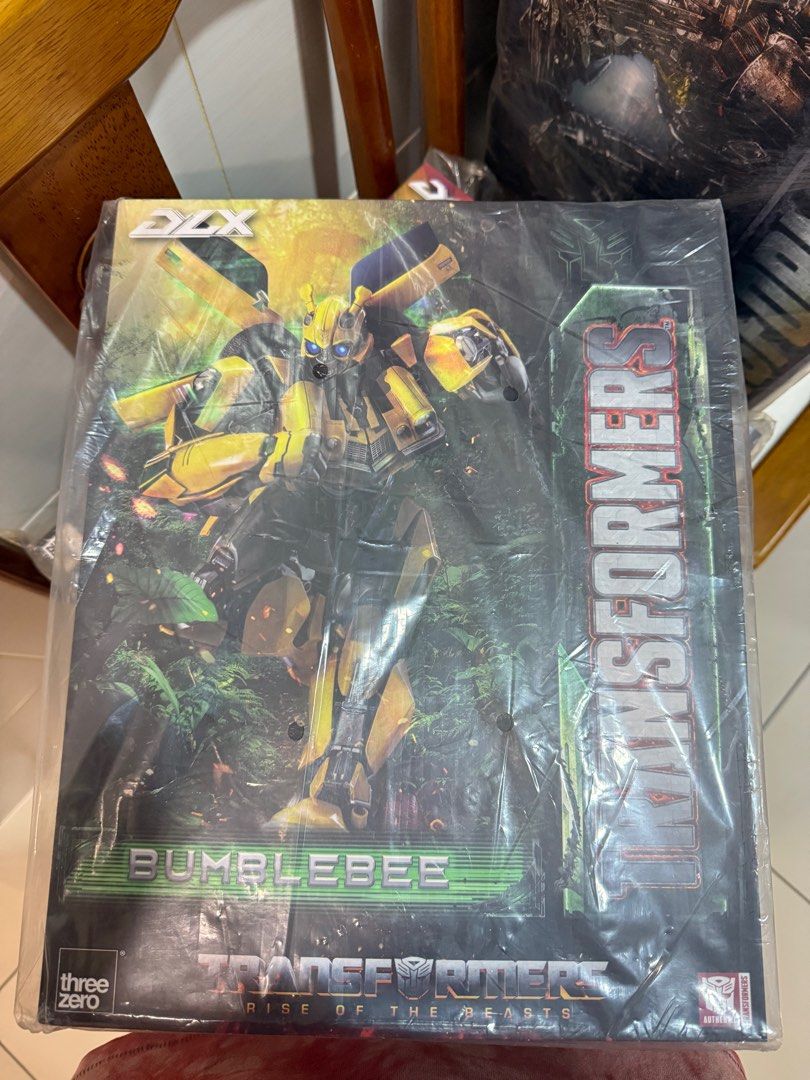 THREEZERO BUMBLEBEE ROTB (Category: Figurines & Statues) located in Klang. Submitted by durren88 (Listing ID 1360500520, Image 1). Description: MISB NEVER OPEN .