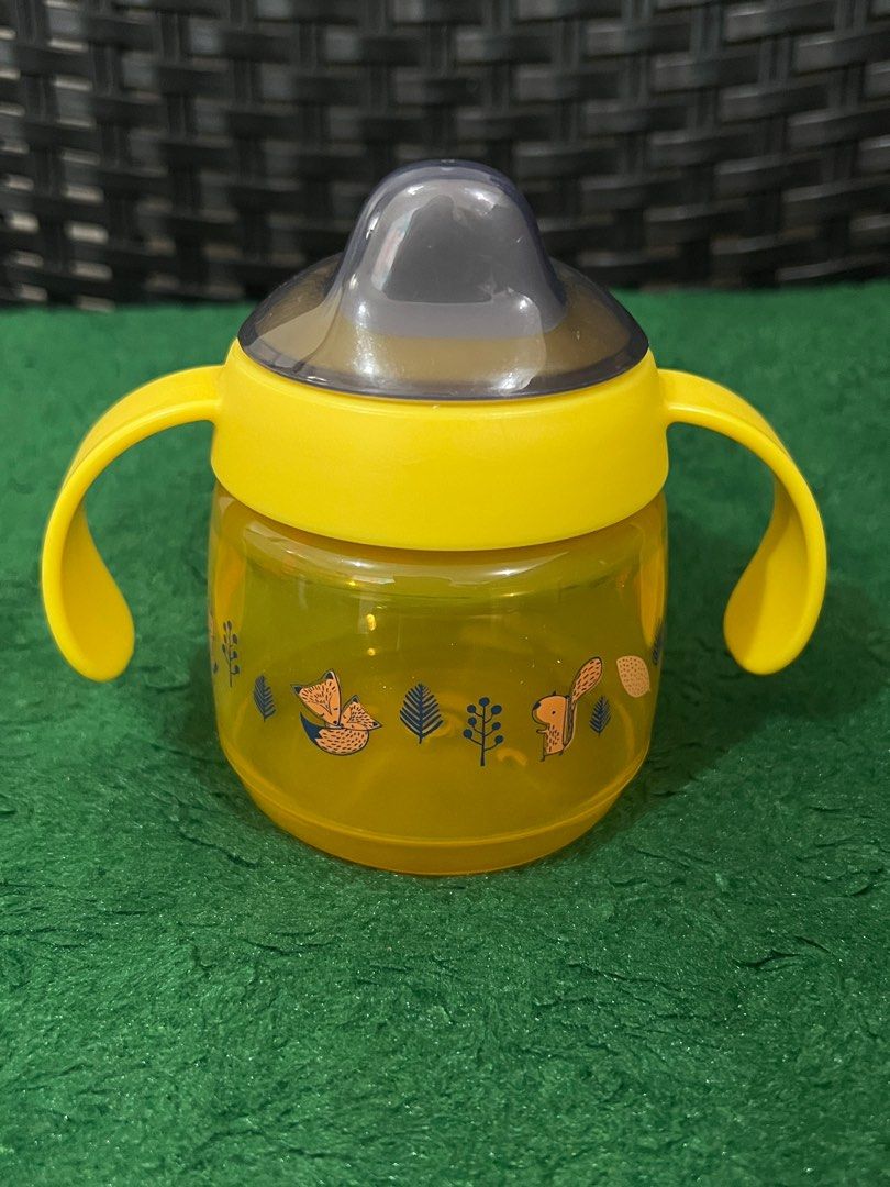 Tommee tippee and avent, buy each (Category: Breastfeeding & Bottle Feeding) located in Mandaluyong City. Submitted by KryzzaM (Listing ID 1360417808, Image 3). Description: All in good condition 🍼Avent pacifier - 300 take all (0-6M : well used, 6-18M : unused natry lang pero ayaw ni baby noon) 🍼Tommee Tippee weaning sippy cup - 200 (hindi nagamit mas gusto ni baby ng straw) Location : Mandaluyong Sf c/o buyer .