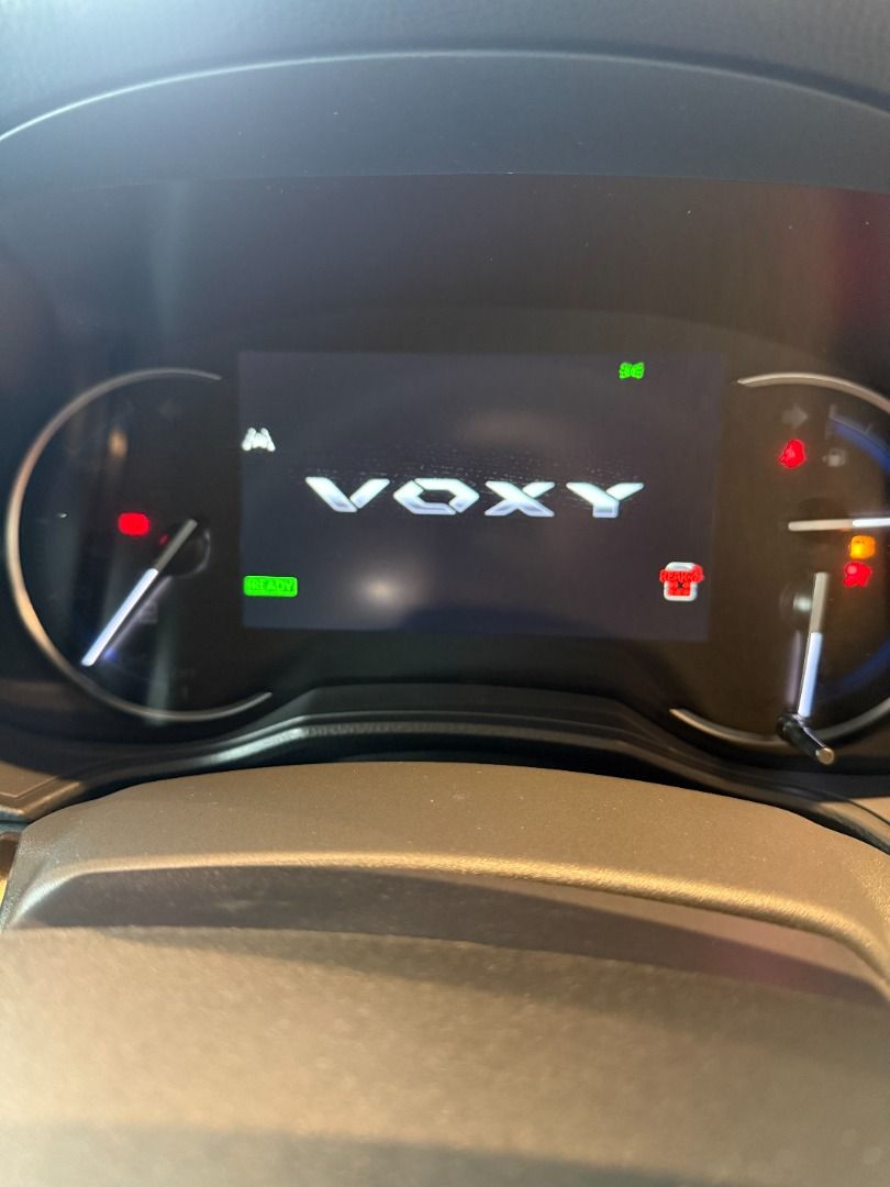 Toyota Voxy 1.8 SZ62885348612097111