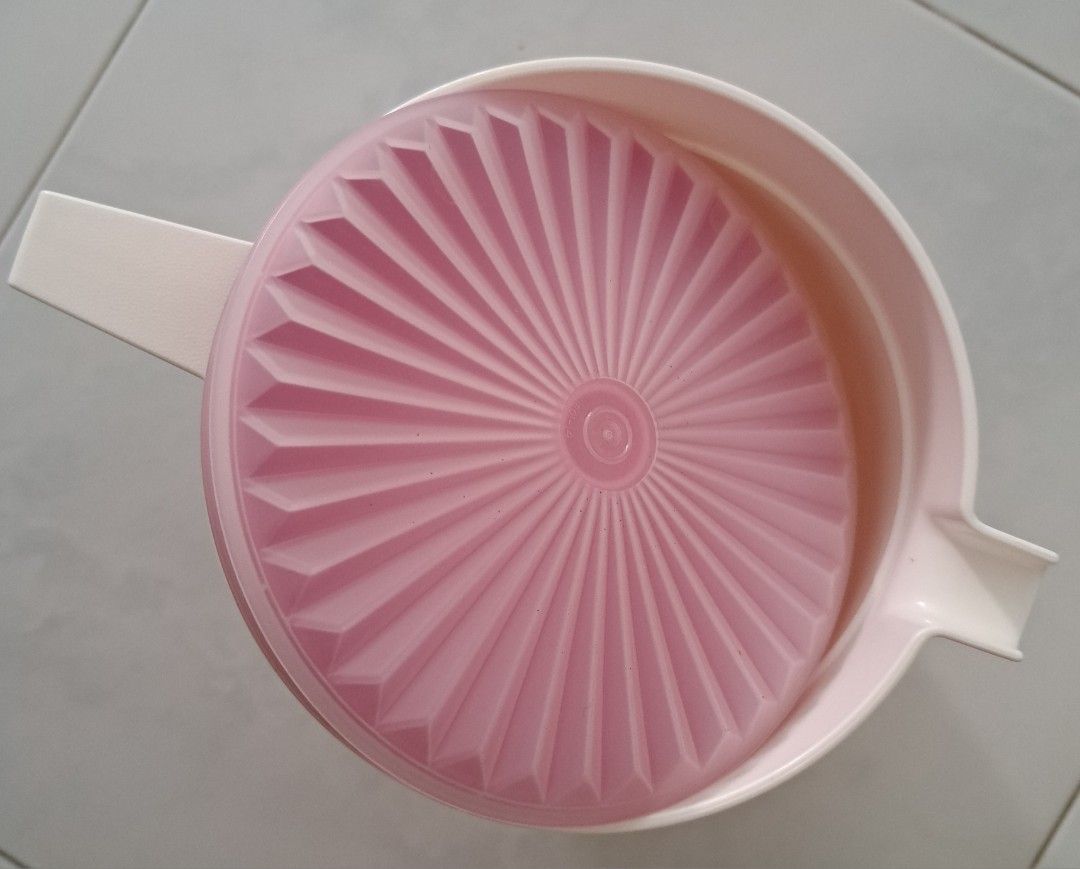 Tupperware water jug65074395193985112