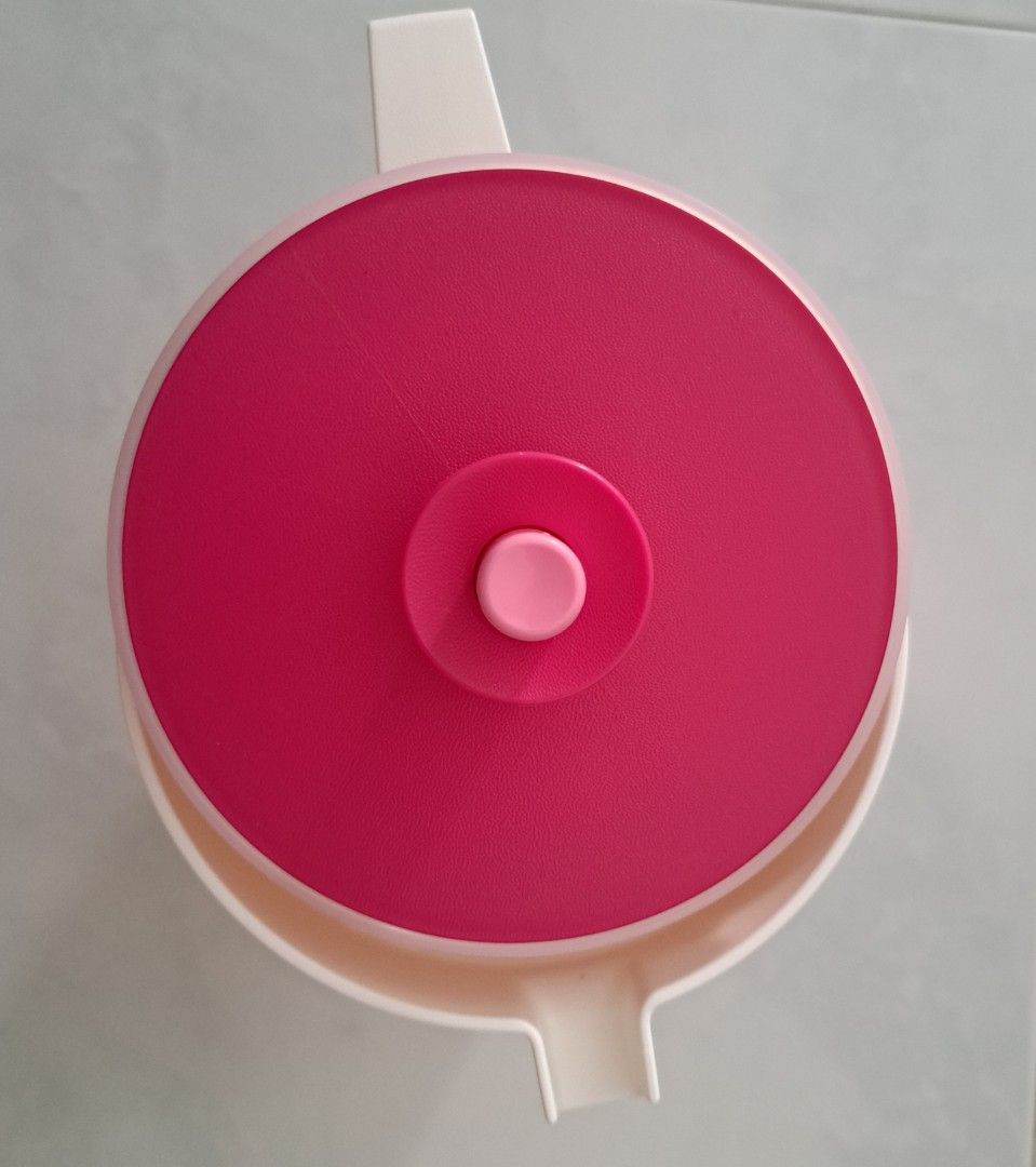 Tupperware water jug65074395193985111