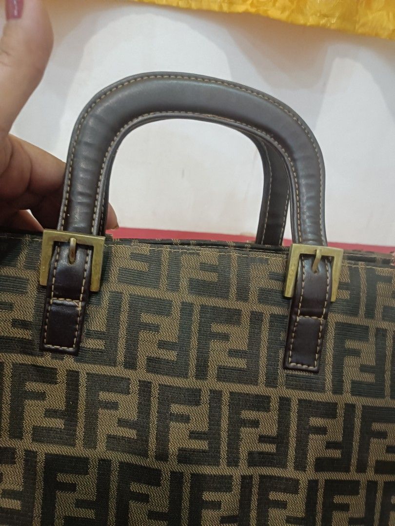 Ukay bags collection (Category: Luxury Bags & Wallets) located in Manila. Submitted by analiedazo07211 (Listing ID 1360545449, Image 3). Description: ukay bags collection.
