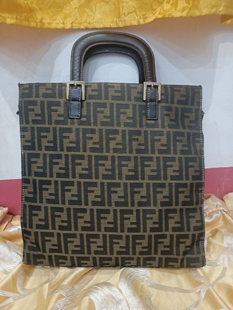 Ukay bags collection (Category: Luxury Bags & Wallets) located in Manila. Submitted by analiedazo07211 (Listing ID 1360545449, Image 1). Description: ukay bags collection.