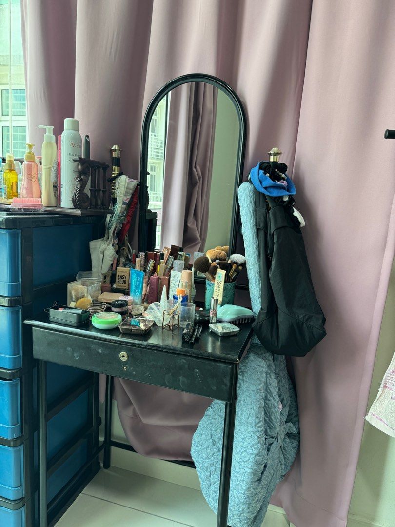 Vanity Table (Category: Other Home Furniture) located in Kuala Lumpur. Submitted by sodapop98 (Listing ID 1360429663, Image 2). Description: Selling because I bought a new one. If you will paint it. It will look brand new. Other than that still in good condition .