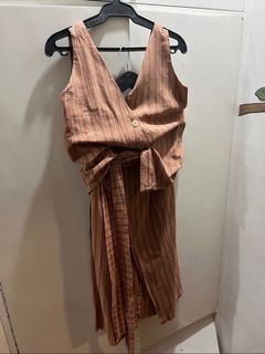 Wear Anika terracotta set