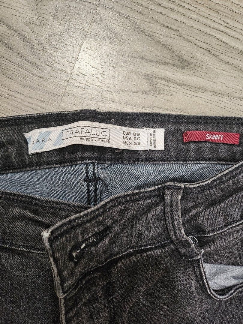 Zara Black Skinny Jeans (Category: Jeans) located in Quezon City. Submitted by stmcc (Listing ID 1360490787, Image 3). Description: Zara Skinny Jeans Size US 6 / UK 10 Gcash or Bank Transfer Courier shouldered by buyer Can do meet ups around Tomas Morato and Timog area.