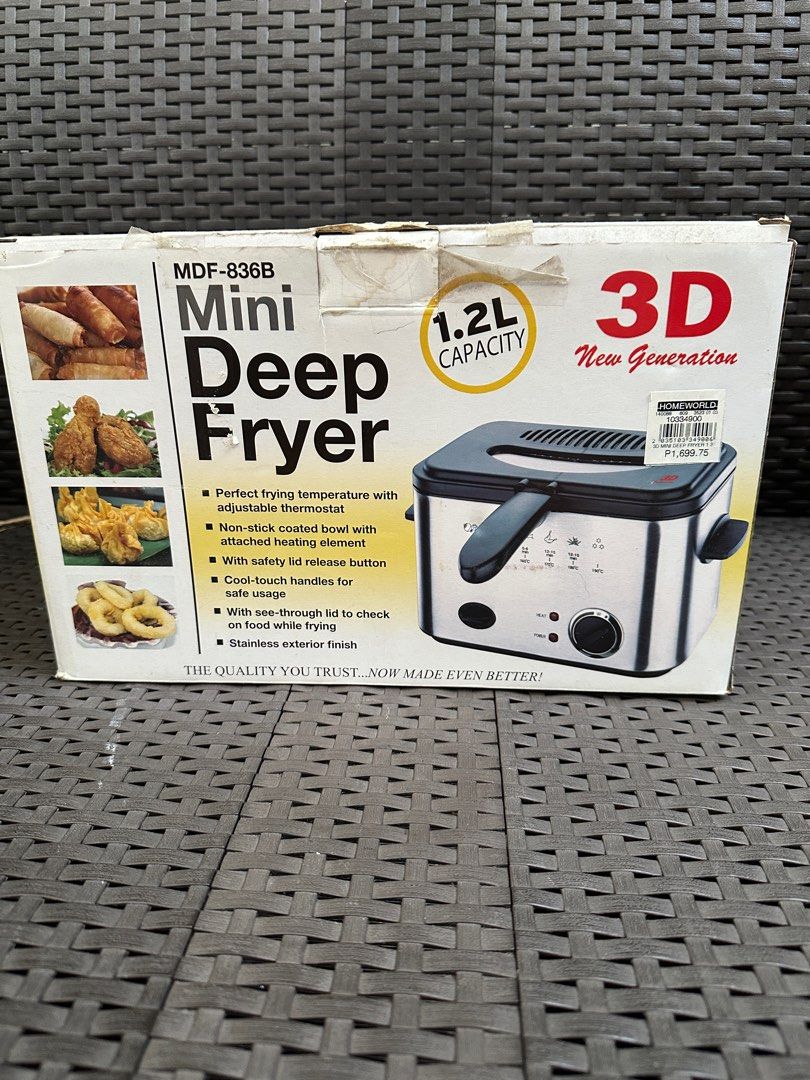 3D Mini Deep Fryer (Category: Cookware & Accessories) located in Las Pinas. Submitted by thrift.box.manila (Listing ID 1360577953, Image 1). Description: Rarely used, only stored..