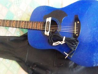 41cm Guitar with vol. sound and jack still working/ with casing