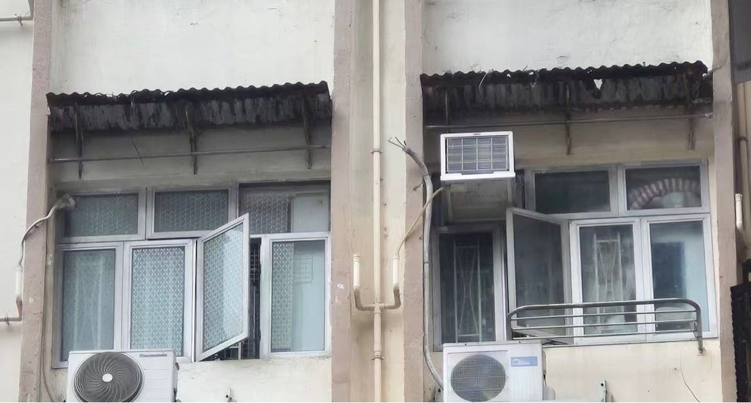 Remove eaves canopy /Glass house on rooftop62859982423553112