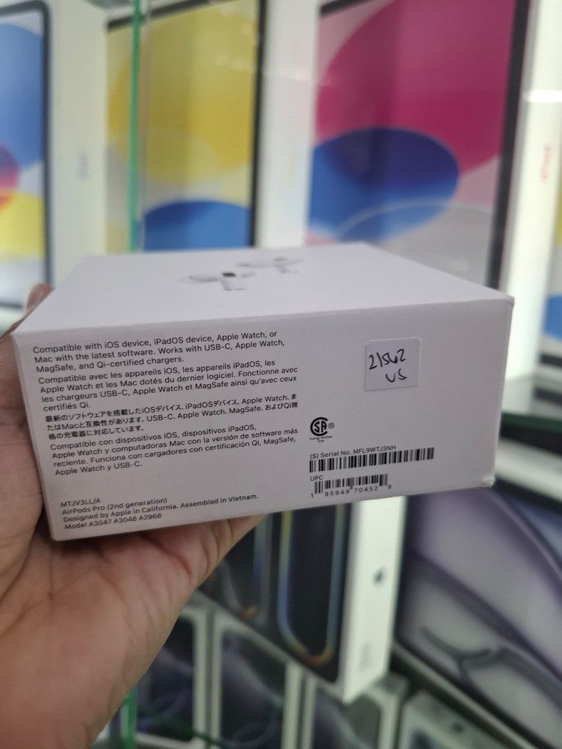 Airpods Pro 2 Type C (Category: Headphones & Headsets) located in San Juan City. Submitted by tanexsulla42 (Listing ID 1298722267, Image 2). Description: We accept trade in Credit card / Home Credit Shipping Meet ups / Delivery Fb page: Ashley & Lyn.