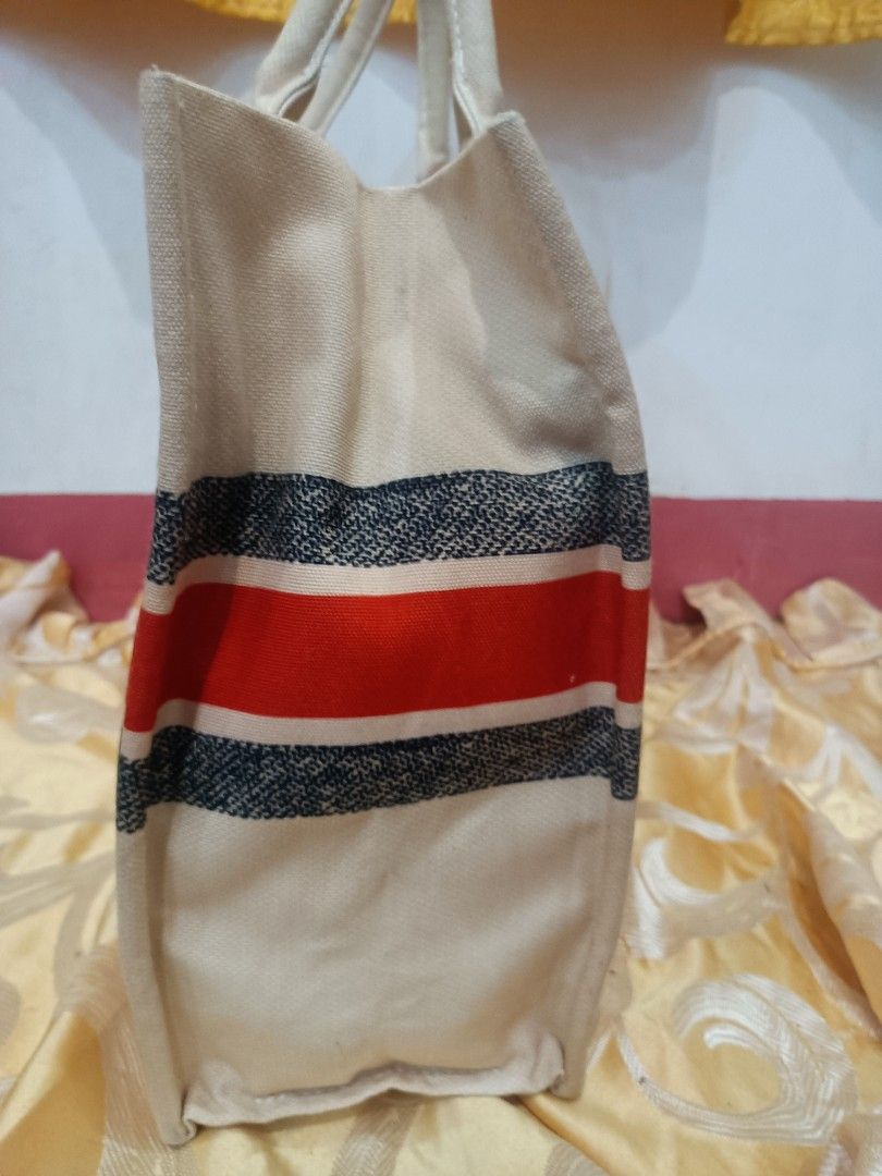 Analie ukay bags collection (Category: Luxury Bags & Wallets) located in Manila. Submitted by analiedazo07211 (Listing ID 1360626094, Image 2). Description: analie ukay bags collection.