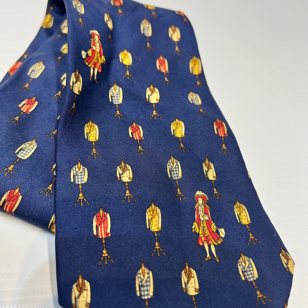 AUTH FERRAGAMO TRADITIONAL NECKTIE (Category: Luxury Accessories) located in Manila. Submitted by zipandgoo (Listing ID 1360712379, Image 2). Description: Authentic 💯 In good used condition.