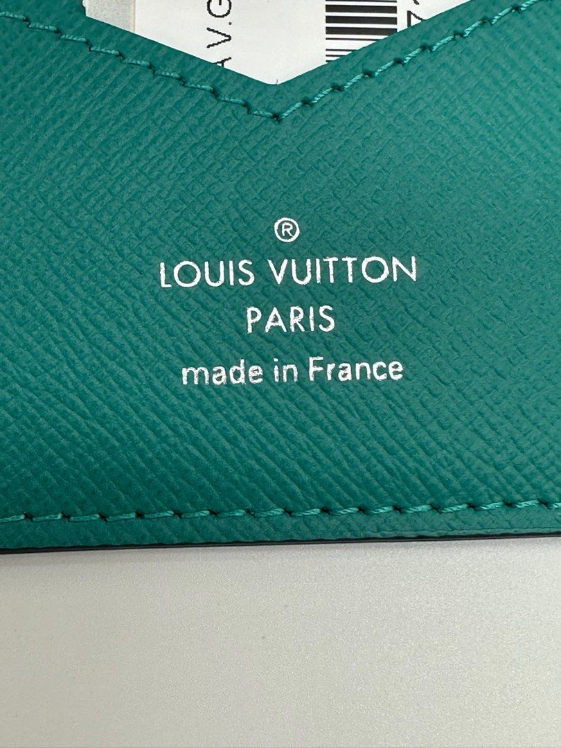 Authentic Louis Vuitton Passport Holder (Category: Luxury Bags & Wallets) located in Manila. Submitted by az.purse (Listing ID 1360629752, Image 3). Description: Unused Comes woth box and dustbag.