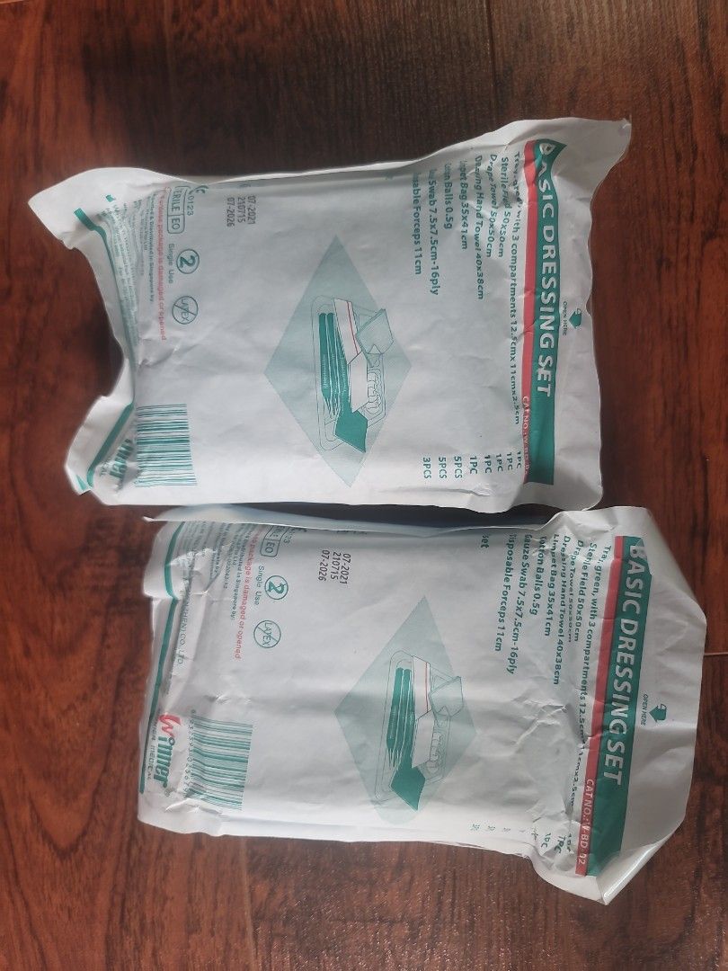 Basic dressing set (Category: Other Assistive Aids) located in Singapore. Submitted by migkktts (Listing ID 1360618936, Image 1). Description: basic dressing set qty 2 pcs expire july 2026 1$ per piece selling two at one go.
