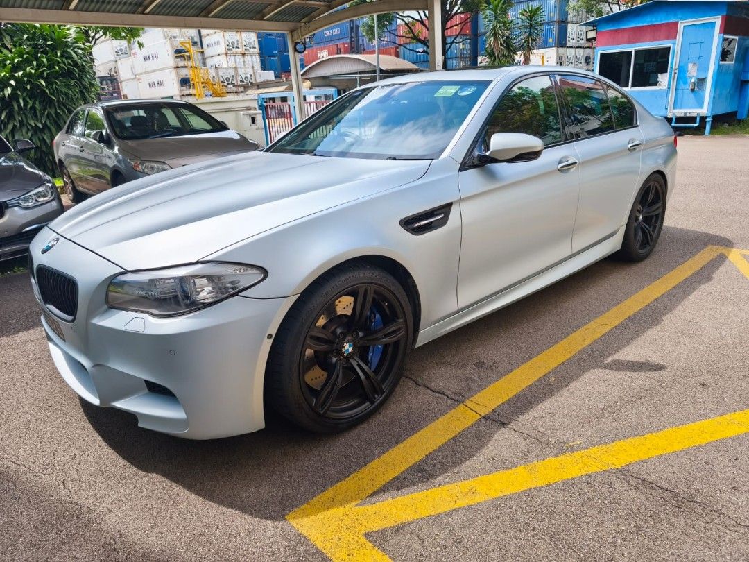 BMW M Series M5 Sedan 4.4 Individual (A)62872682604289114