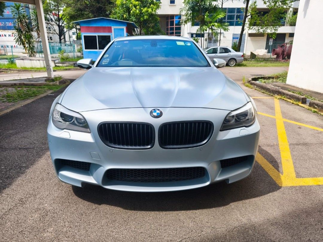 BMW M Series M5 Sedan 4.4 Individual (A)62872682604289111