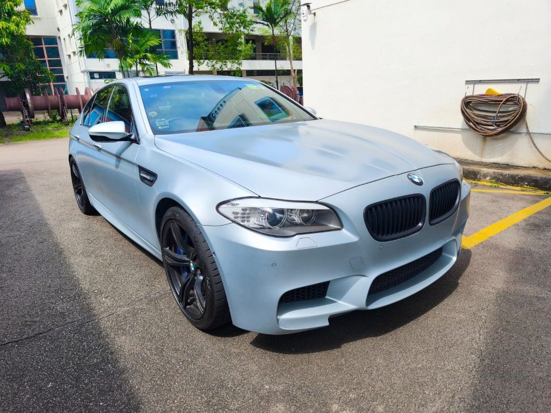 BMW M Series M5 Sedan 4.4 Individual (A)62872682604289112