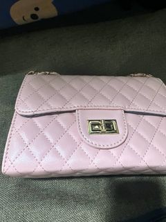 (Category: ) located in . Submitted by adri.larnya (Listing ID 1360682985, Image 1). Description: .