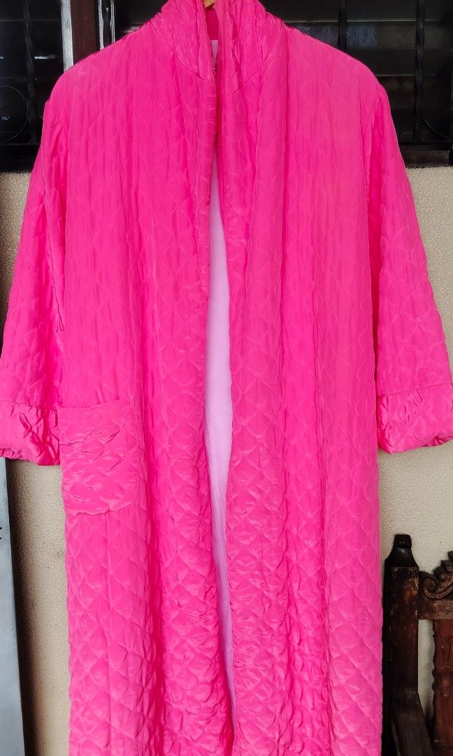 Brides bathrobe (Category: Undergarments & Loungewear) located in Las Pinas. Submitted by ShaSha (Listing ID 1360589338, Image 1). Description: like new condition, washed ready to wear, hot pink in color, quilted design. issue: may KONTING tastas sa loob ng sleaves. please see pics..
