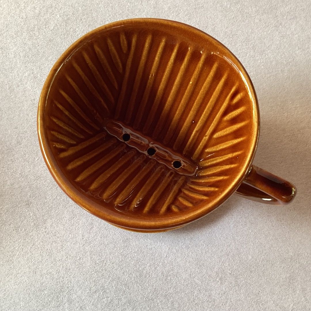 Brown Kalita 101 Ceramic Dripper (Category: Coffee & Tea Tableware) located in Davao. Submitted by eclectic1925 (Listing ID 1360671797, Image 2). Description: Php580 Brown Kalita 101 Ceramic Dripper *Last price posted *please check photos before purchase First to pay .
