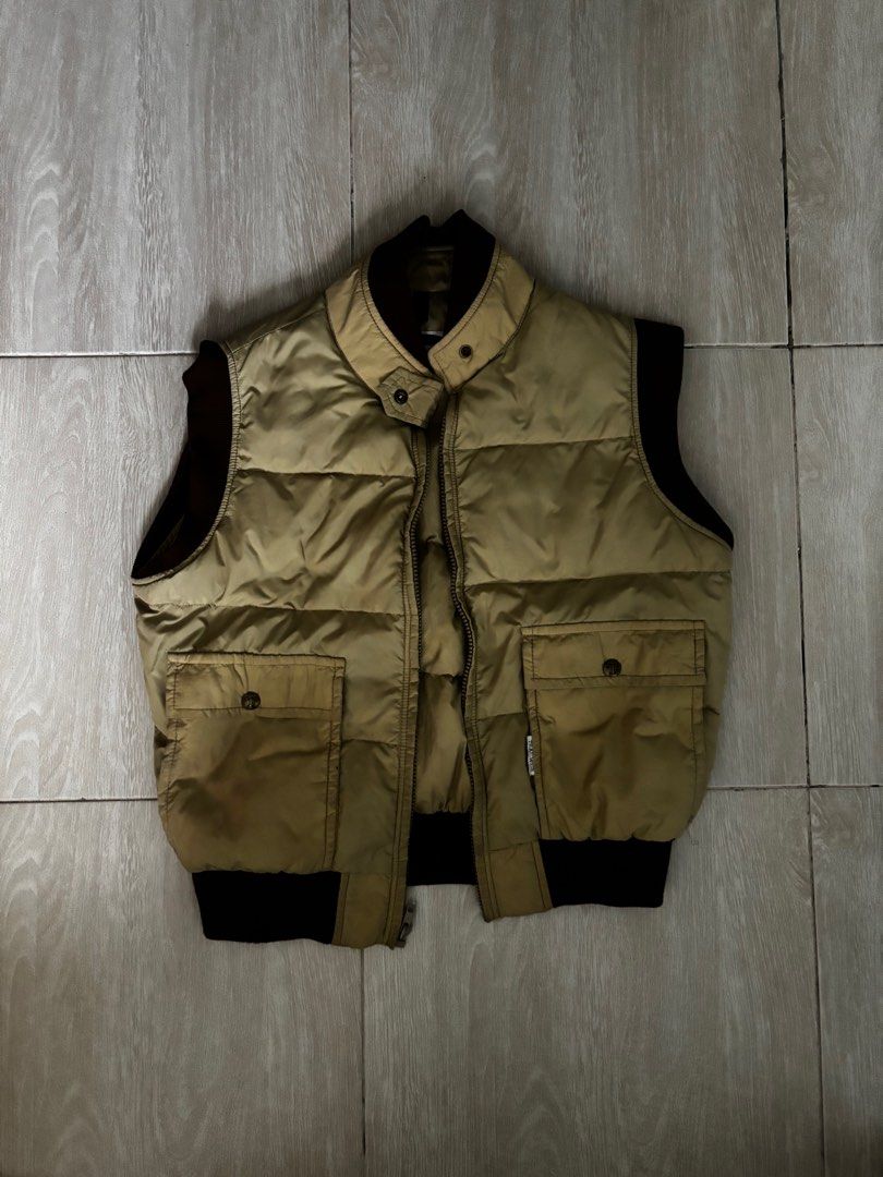 Brown Vest (Category: Others Tops) located in Marikina City. Submitted by gdat0 (Listing ID 1360715608, Image 1). Description: 20” width x 22.6” length.