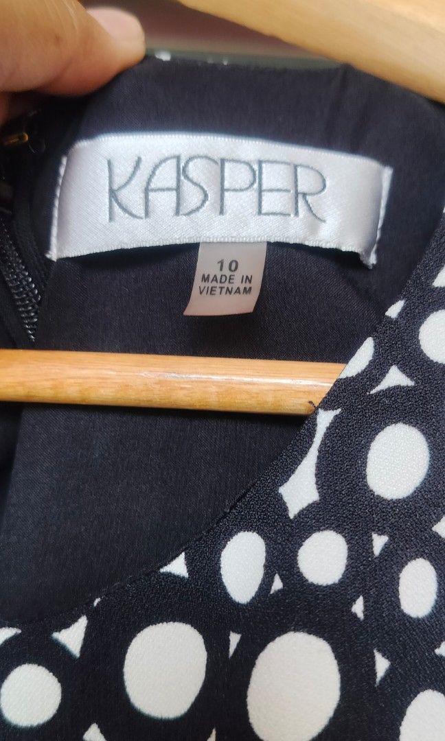 Casual dress (Category: Dresses) located in Las Pinas. Submitted by ShaSha (Listing ID 1360591249, Image 3). Description: KASPER brand.. no flaws. dimensions: shoulder to bottom 41". waistline 16". armhole 9" personal preloved.