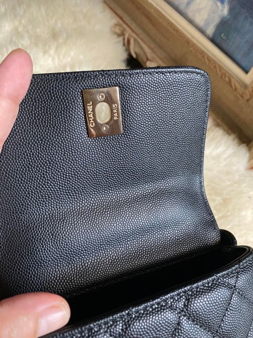 Chanel coco (Category: Luxury Bags & Wallets) located in Tagum. Submitted by jorace112439395 (Listing ID 1360574334, Image 2). Description: ganda chanel coco coded🥰🇯🇵.