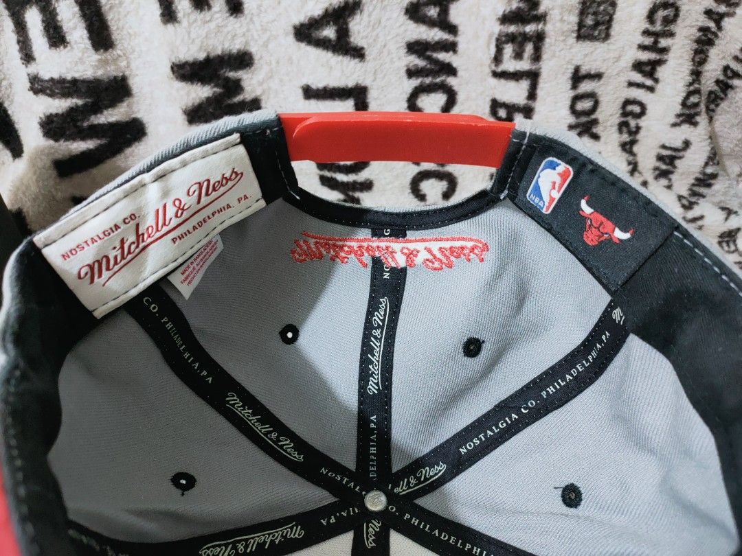 Chicago Bulls M&N Free SF (Category: Caps & Hats) located in Davao. Submitted by thrifturchoice (Listing ID 1360571697, Image 3). Description: Mitchell & Ness Chicago Bulls SnapBack Reflectorized Logo & Underbrim Excellent Condition 9.8/10 Pay Now Ship tomorrow Mop:Gcash/Bank Transfer✅.