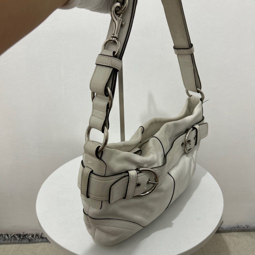 Coach Hamilton Convertible (Category: Luxury Bags & Wallets) located in Quezon City. Submitted by luxurybyluci (Listing ID 1360720312, Image 3). Description: Coach Hamilton Convertible Handpicked from japan Authentic Good Condition.