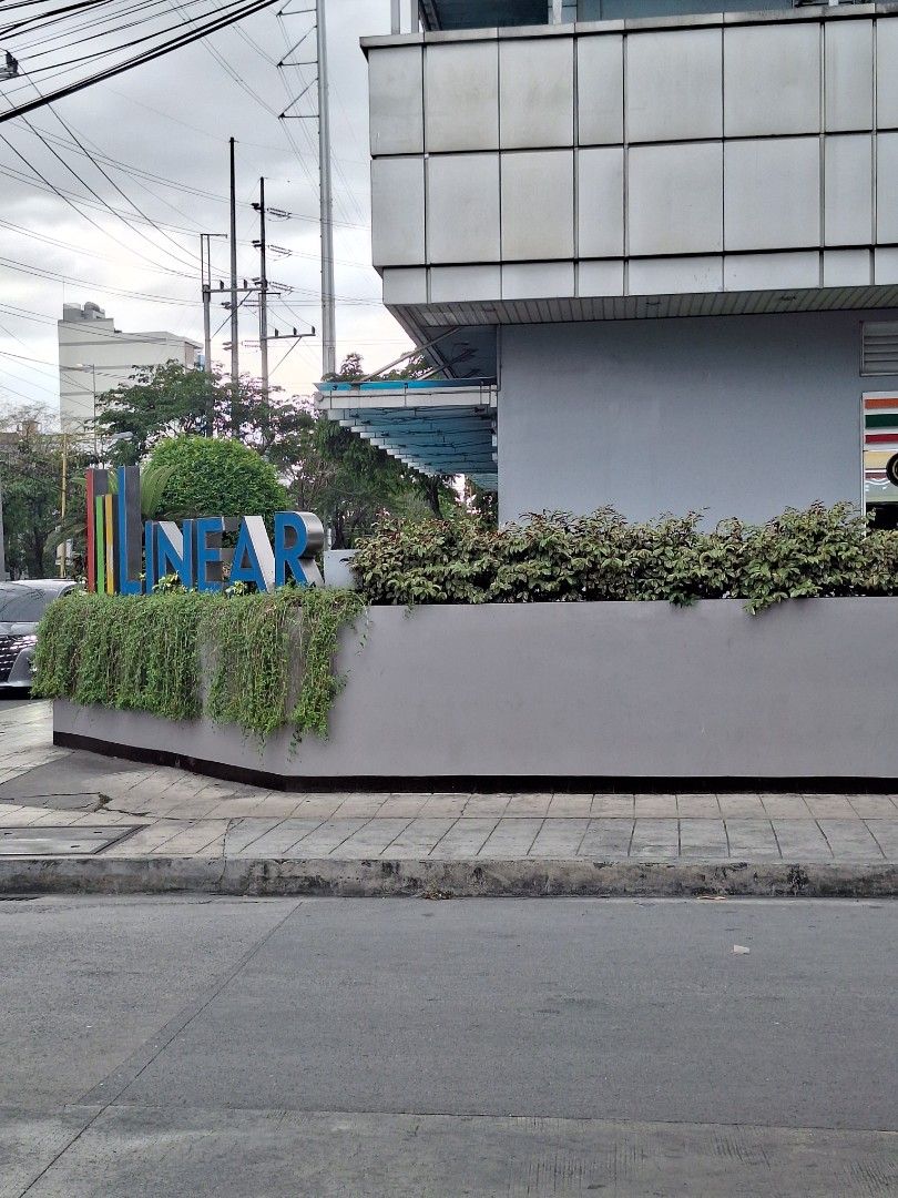 Commercial Space in The Linear Makati (Category: Commercial) located in Las Pinas. Submitted by broker_fritz (Listing ID 1360688812, Image 2). Description: FOR SALE Commercial Unit located in the Ground Floor Location: The Linear Makati Malugay corner Mayapis, Makati City (Near Cash and Carry) Unit size: 66.92 sqm Status: with tenant (an income generating investment!) Selling Price: 20M Net Taxes to be shouldered by the buyer. Direct buyers only 