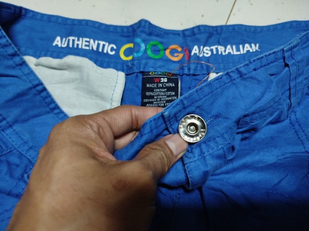 Coogi Cargo Shorts (Category: Shorts) located in San Juan City. Submitted by reddvelasquez4298 (Listing ID 1360712289, Image 3). Description: Coogi Cargo Shorts 36 Waistline 24.5 Length Very Good Condition 800 pesos PM.