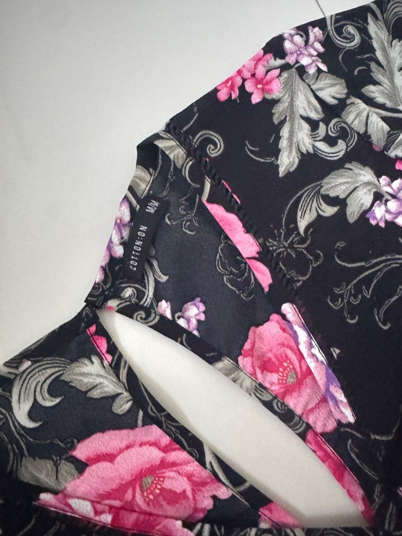 Cotton On Floral Romper (Category: Rompers) located in Santa Rosa. Submitted by hello8713 (Listing ID 1360650517, Image 2). Description: .