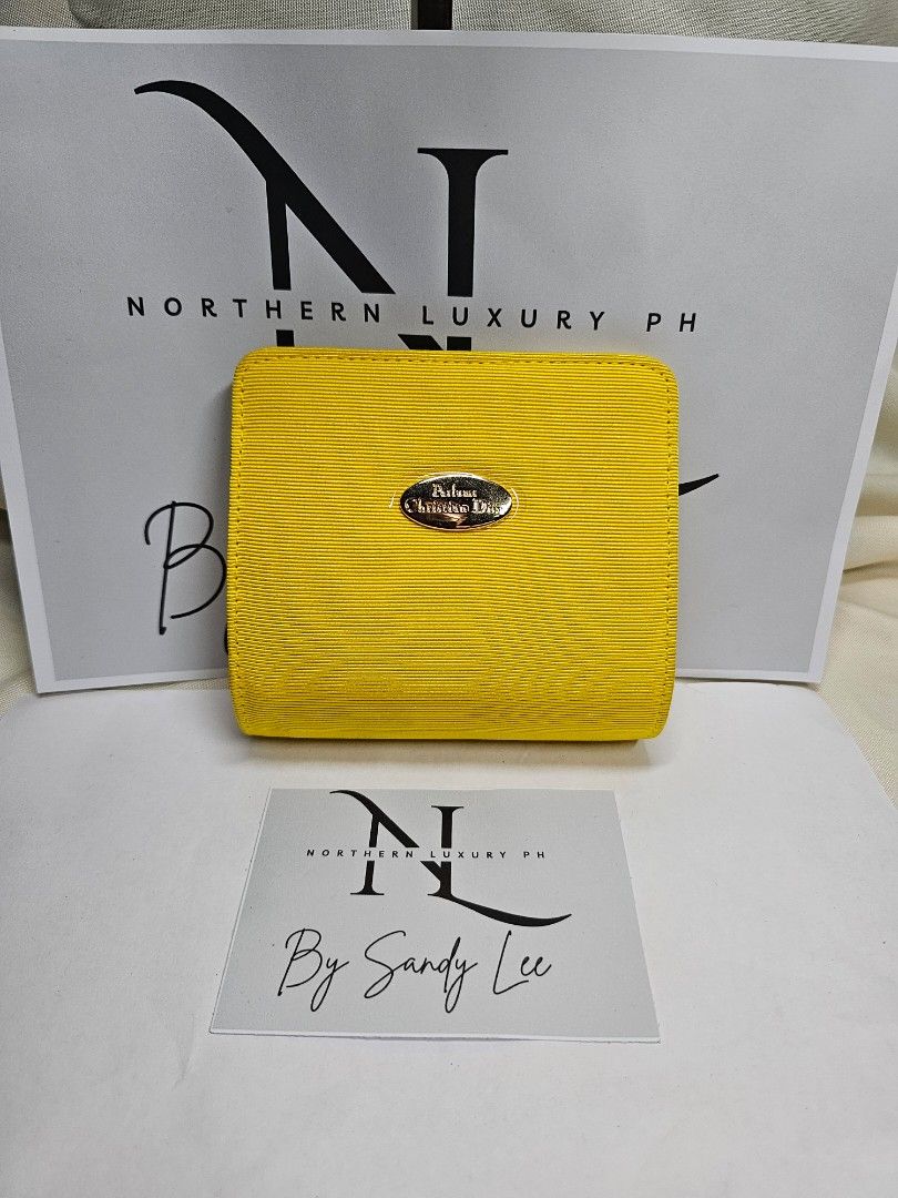 (Dior -) parfum snap purse (Category: Luxury Bags & Wallets) located in Tabuk. Submitted by northern_luxury (Listing ID 1360671679, Image 1). Description: May seal yung logo nia sa harap and may tag papo. Japan auction. authentic po. Negotiable pwede po kau mag-offer..