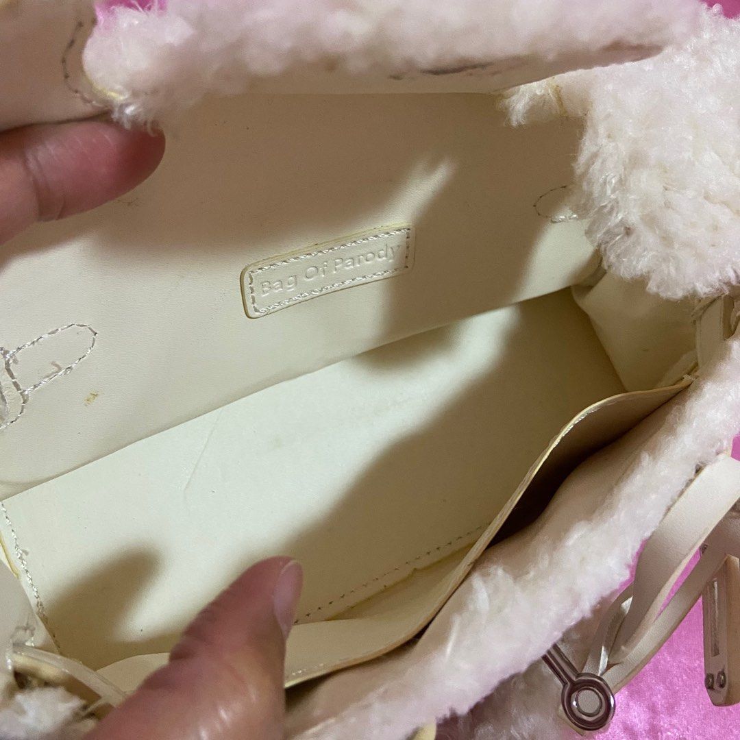 Fur bags bundle (Category: Shoulder Bags) located in Cavite. Submitted by declutterfinds. (Listing ID 1360632988, Image 3). Description: Zebra 8 x 3.5 x 6 inches White 8 x 3 x 4 inches.