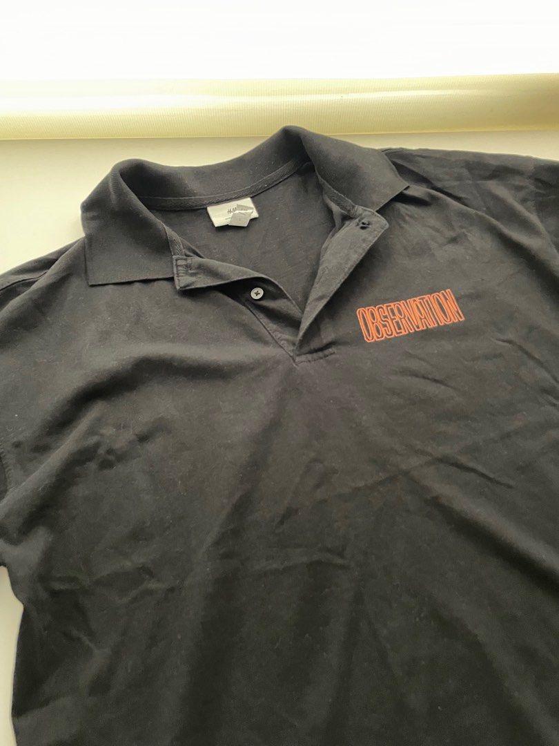 H&M Oversized Graphic Polo Shirt (Category: Tshirts & Polo Shirts ) located in Manila. Submitted by kayesells_ (Listing ID 1360577300, Image 2). Description: preloved (manage your expectations) no when worn! firm price, won’t entertain lowballers mod: jnt or lalamove loc: sampaloc, manila mod: gcash or bpi .