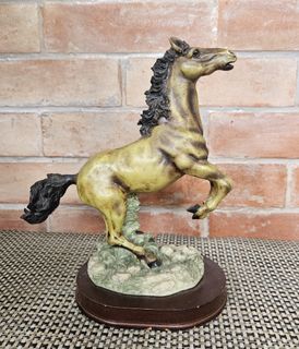 (Category: ) located in . Submitted by ten_hilldrive_yardsale (Listing ID 1360649970, Image 1). Description: .