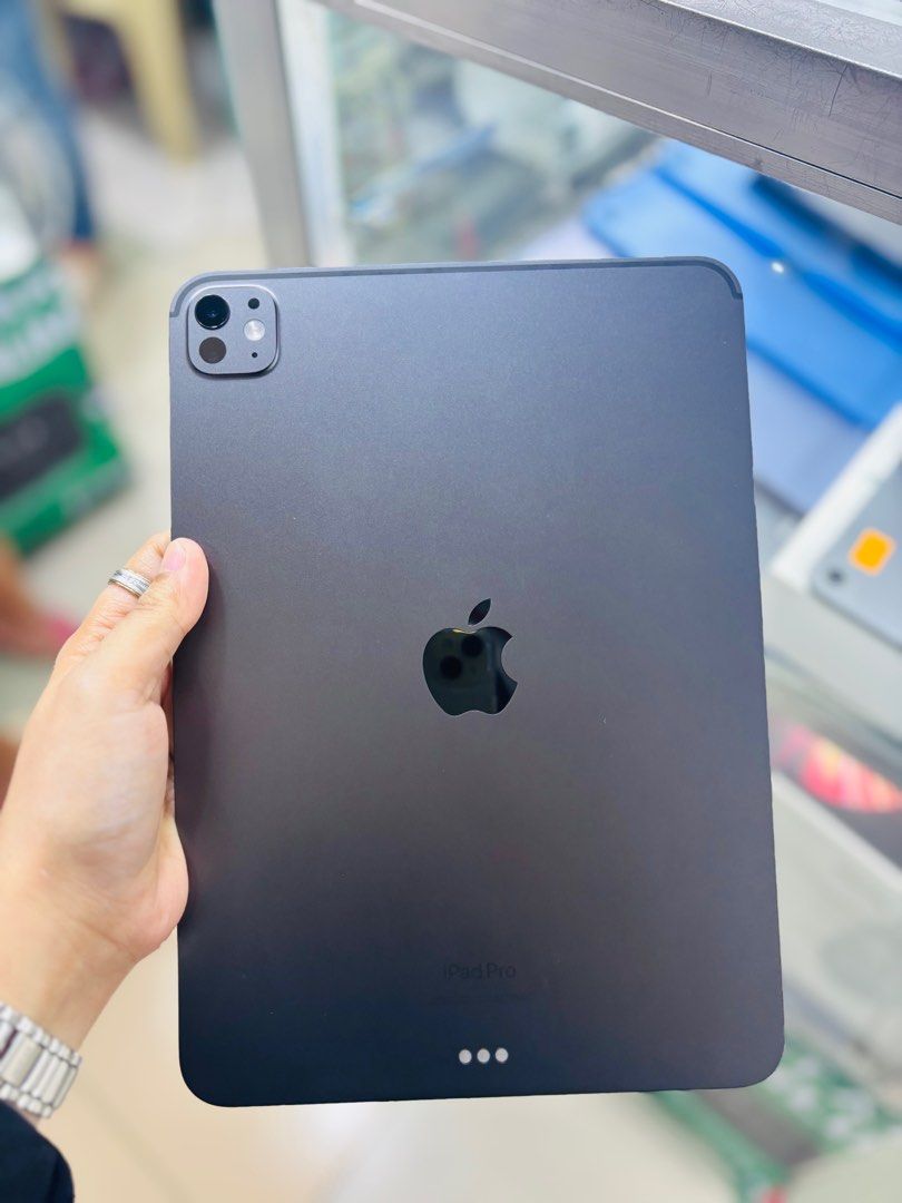 Ipad Pro M4 256GB 11' wifi only no issues (Category: iPad) located in San Juan City. Submitted by najihahtelecomshop2018 (Listing ID 1360722151, Image 2). Description: FOR SALE | TRADE / SWAP (RFS: Buy and Sell) QUICK SPECS Ipad Pro M4 256GB Wifi only 11' inch No hidden Issues No history of Repair No icloud Issues Reset Anytime | Unli Reset Test to sawa 101% Smooth 100% Original/Authentic Legit Not refurbished/Recon 💰Mode of Payment:💰 📍Cash 📍