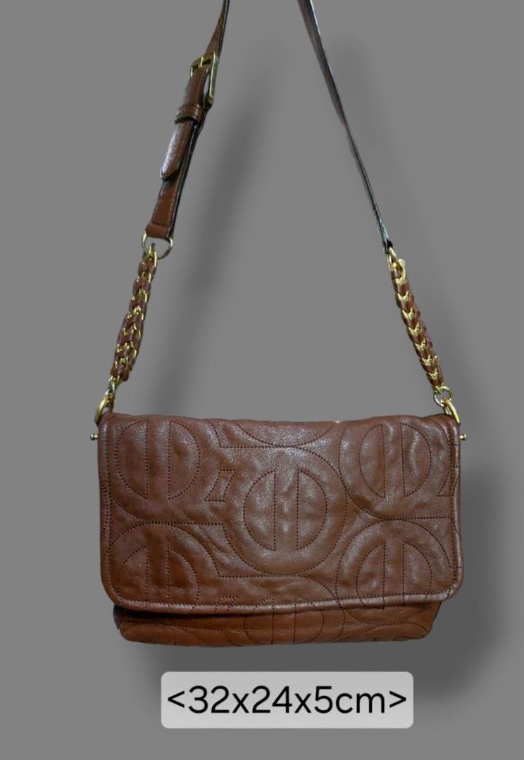 Louis Quatorze Shoulder Kili Bag (Category: Shoulder Bags) located in Zamboanga. Submitted by corneliasbags (Listing ID 1360687575, Image 1). Description: -malinis interior and body -brass hardware -no rubs, no cracks -chocolate brown po actual color.