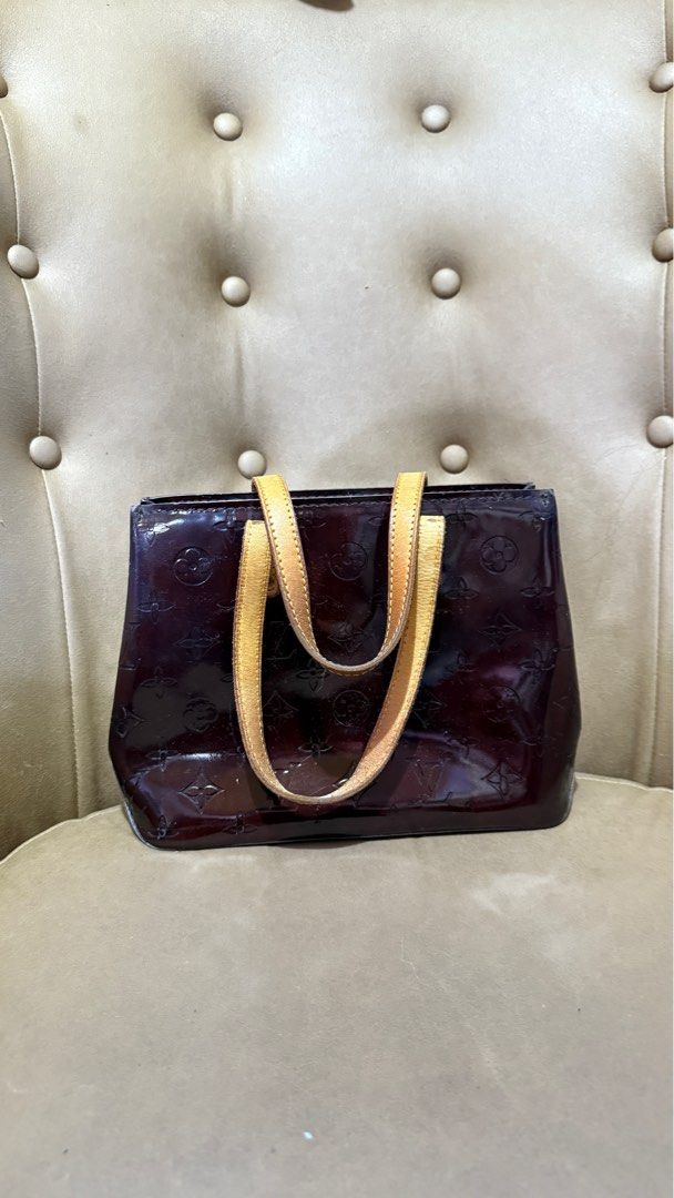 Louis Vuitton Monogram Tote Bag (Category: Luxury Bags & Wallets) located in Santa Cruz. Submitted by luxurious001 (Listing ID 1360663864, Image 2). Description: Louis Vuitton Monogram Amarante Vernis Reade PM Tote Bag No issue Lightly used No creases Pre owned Premium Big phones will fit.