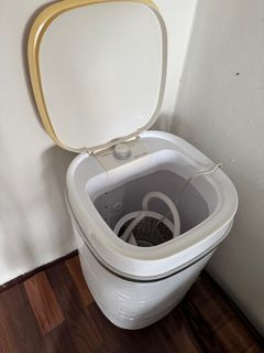 (Category: ) located in . Submitted by 3cathouse (Listing ID 1360567268, Image 1). Description: .