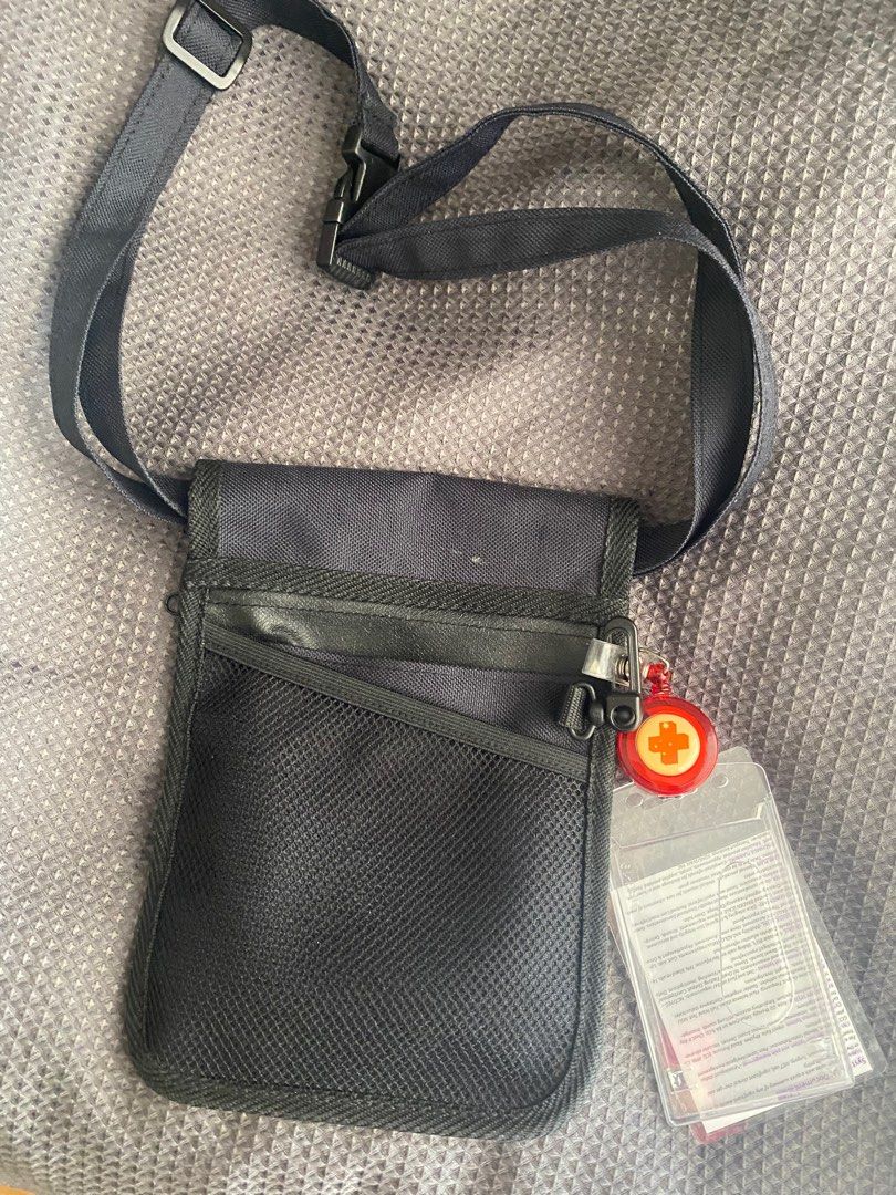 Nursing pouch (Category: Others) located in Melbourne. Submitted by t.ngt (Listing ID 1360592533, Image 2). Description: Pouch great for students, comes with badge reel. Used for two nursing placements..