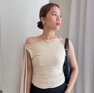 Oasis Claudia top (soft beige)