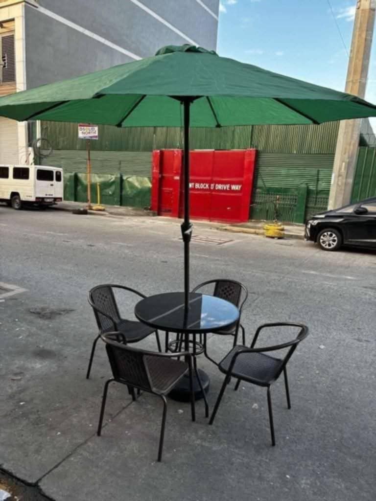 Patio umbrella (Category: Umbrellas) located in Manila. Submitted by dolorchris69891 (Listing ID 1360580934, Image 1). Description: Patio umbrella 2.7*2.7 cm.