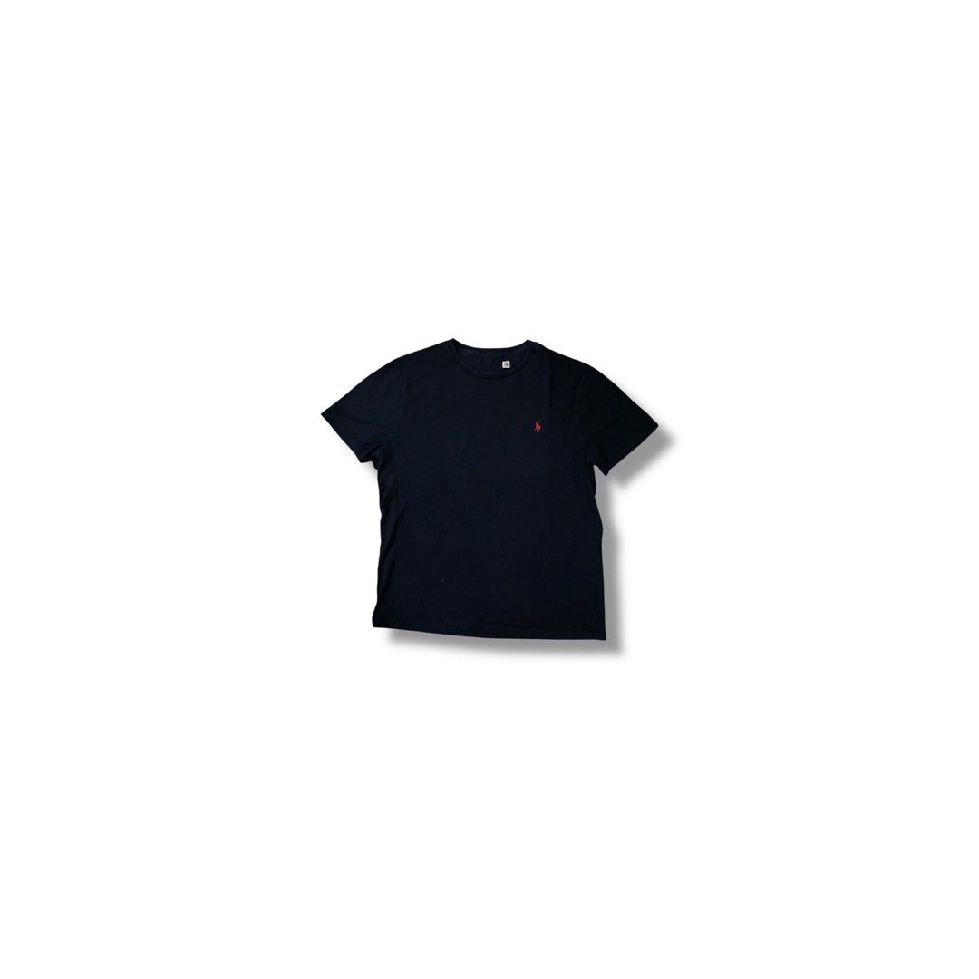 RALPHLAUREN SMALL PONY TSHIRT (Category: Tshirts & Polo Shirts ) located in Cagayan de Oro. Submitted by _tstudiooo (Listing ID 1360577319, Image 1). Description: Size: Large W21 L28 Color 10/10 Condition 10/10 Issue: small stain shown in the picture .