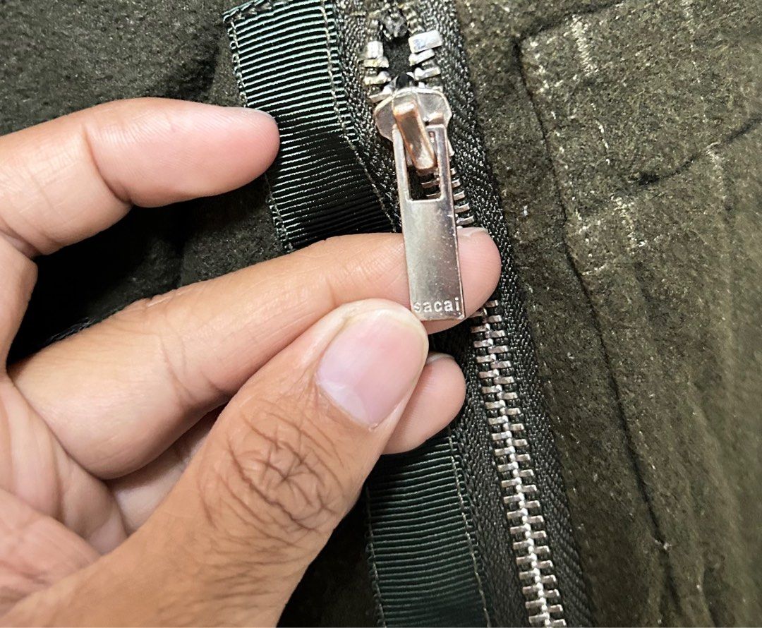 SACAI DENIM PANELED WOOL TWILL BOMBER JACKET (Category: Luxury Apparel) located in Arayat. Submitted by angels_closet247 (Listing ID 1360652822, Image 3). Description: Armpit to Armpit/widht 23 Length/25 Shoulder:17.5 Sleeve Length 23.5 fittings is Large Excellent Condition Issue ,0 😉Message if you have any other question about sizing. We do shipping nation wide I’m also open for video call so that you can see the item you ‘re interested to buy.