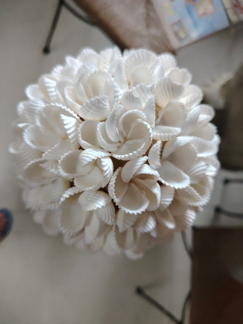Shells decor (Category: Other Home Decor) located in Singapore. Submitted by artistic101 (Listing ID 1360647095, Image 2). Description: A round ball of shells which is never displayed. Self collect from Mandalay Mansion balestier.
