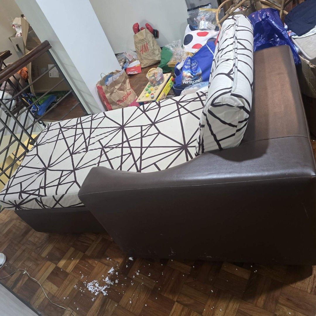 Sofa Lounger Chaise Lounge (Category: Sofas) located in Manila. Submitted by chase168 (Listing ID 1360592746, Image 2). Description: sofa chaise lounge for sale great as a side piece or small apartments very comfortable as is condition cover is washable PU leather on the base.