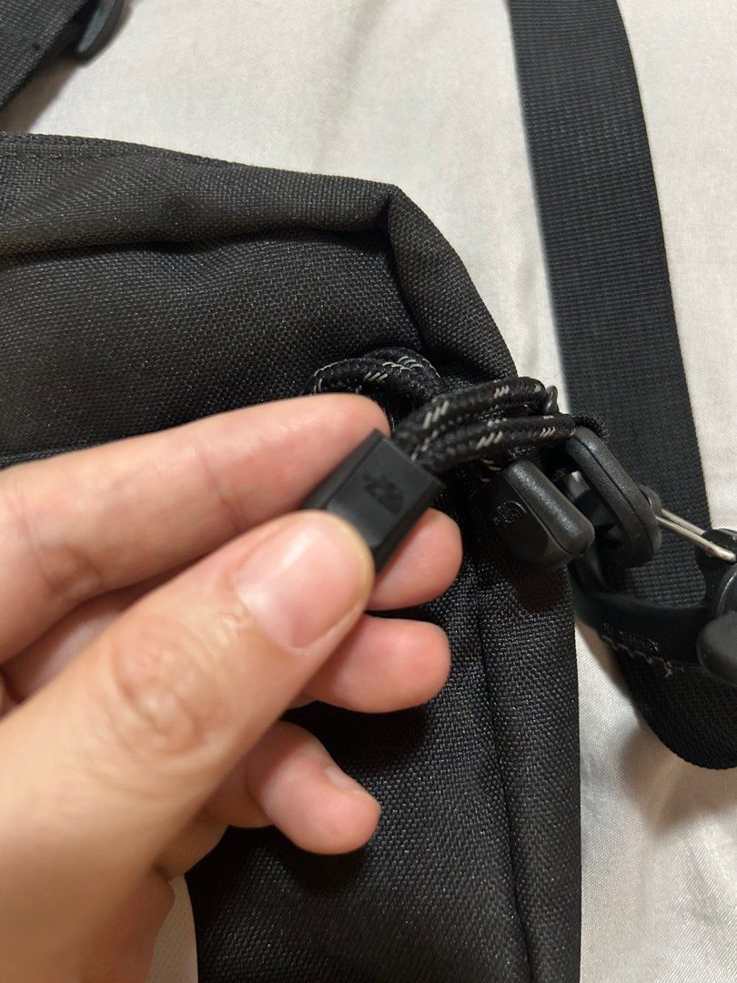 The north face sling bag (Category: Sling Bags) located in Quezon City. Submitted by projectbernice (Listing ID 1360612492, Image 2). Description: Item is located in culiat qc. I accepy payment through gcash and gotyme bank. Shipping through j&t and lalamove Dimensions: 9x7 inches.